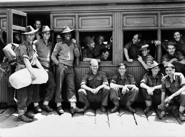 AUTRALIAN TROOPS IN GREECE, 1941 (AUSTRALIAN WAR MEMORIAL)