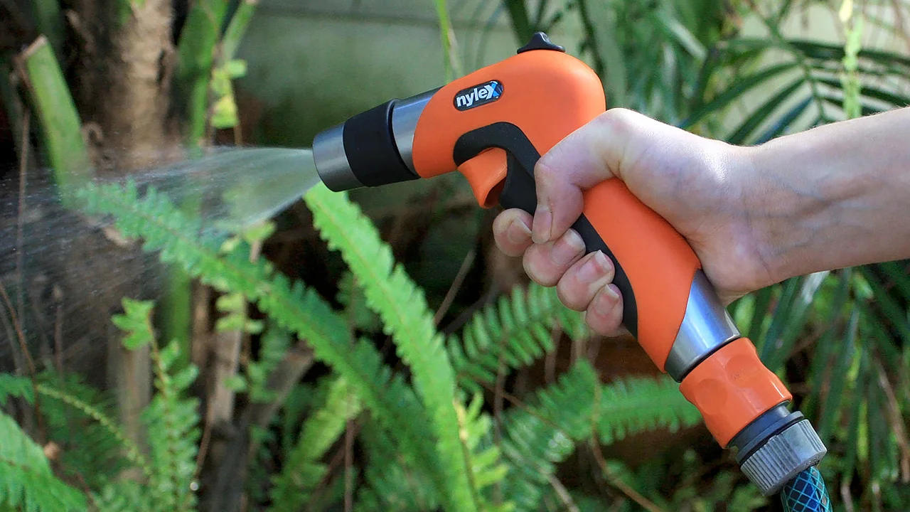 Nylex — Garden Spray Gun (2010)