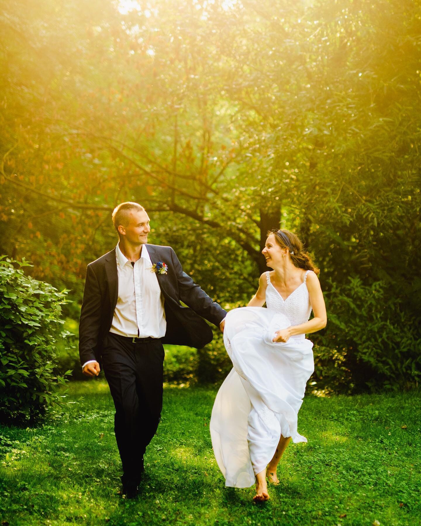 PoaYC in Europe! Jozo and Zuzka&rsquo;s wedding was a traditional Slovak celebration at a farm that felt straight up like a village out of The Witcher 😅

The two met at a parkour training in Bratislava in 2018, and have since climbed, jumped, flippe