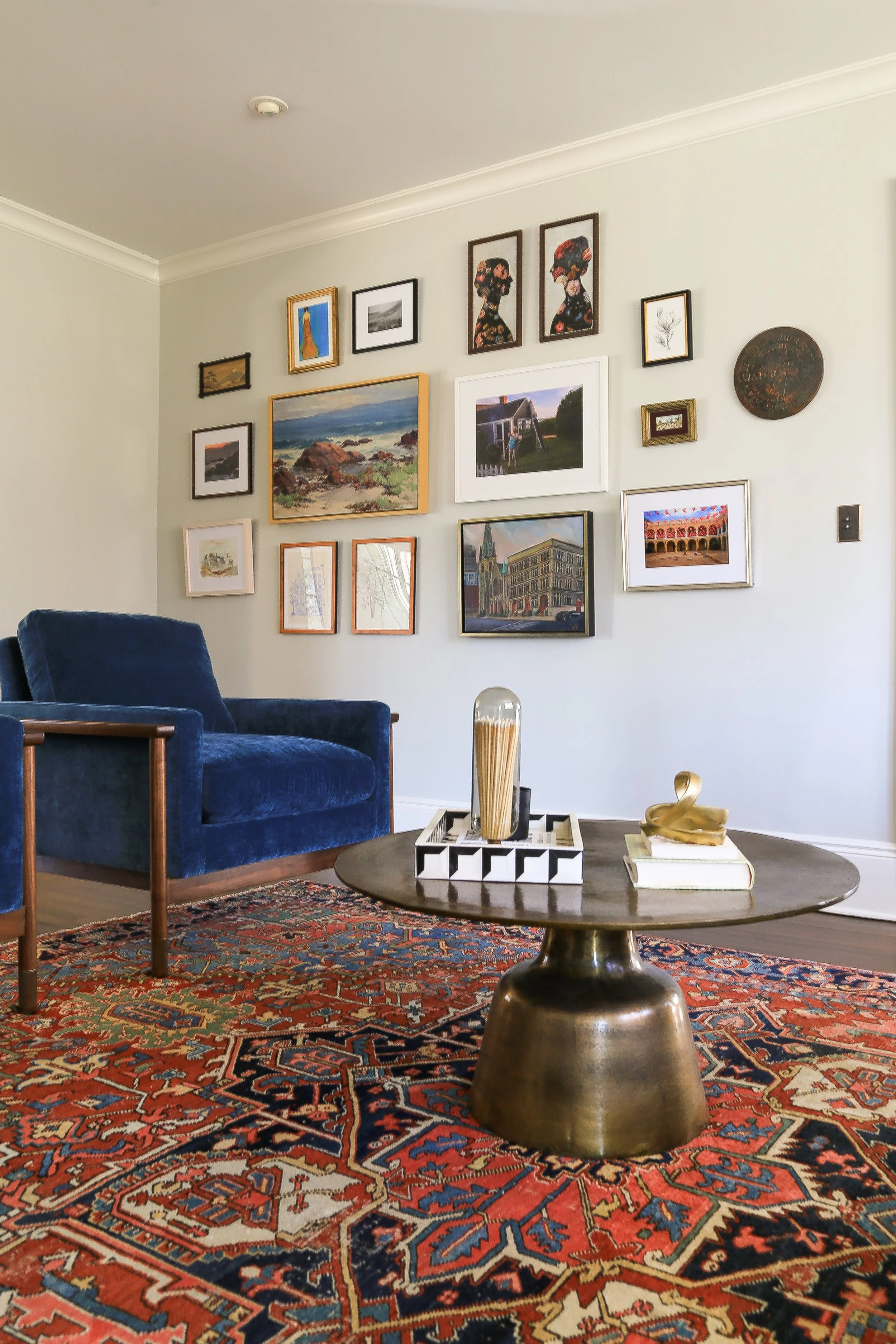 larchmont-newyork-living-room-art-gallery-view.jpg