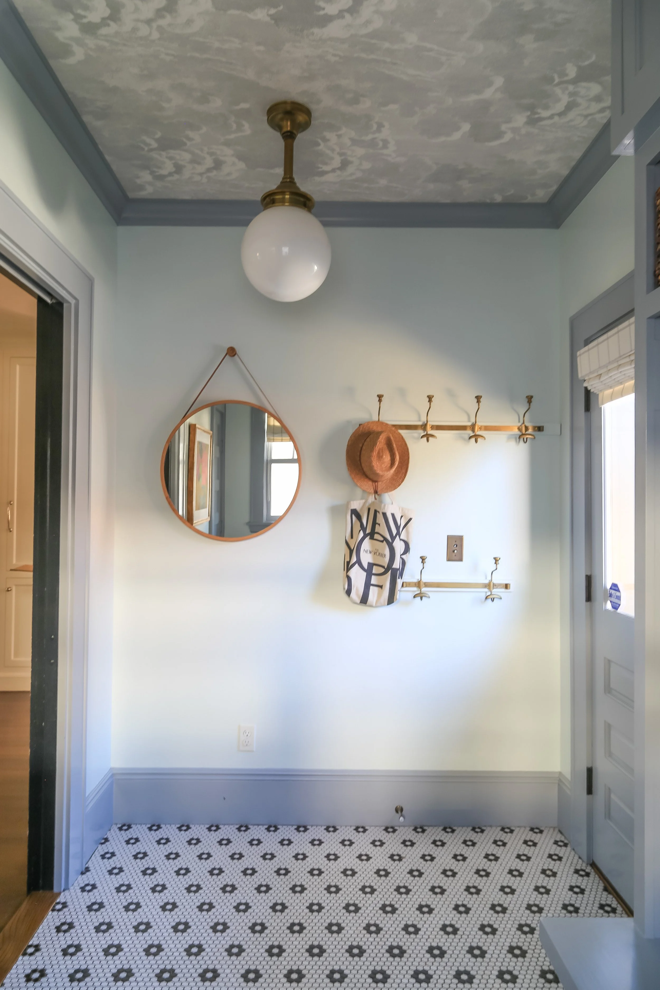 larchmont-newyork-mudroom-room-view.jpg