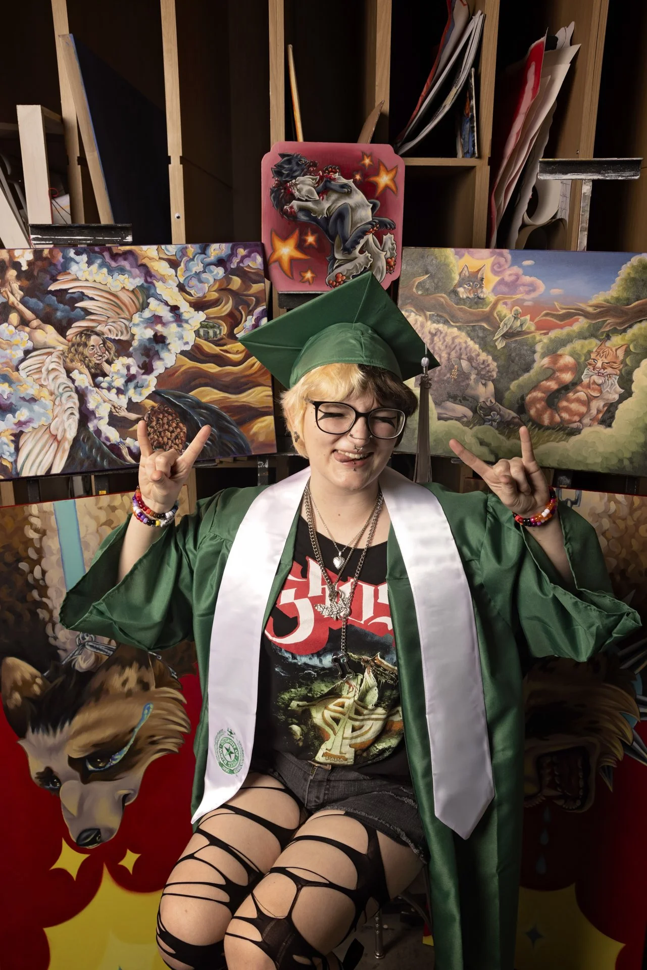 unt-studio-art-graduation-photos-denton-creative-grad-portrait.jpg