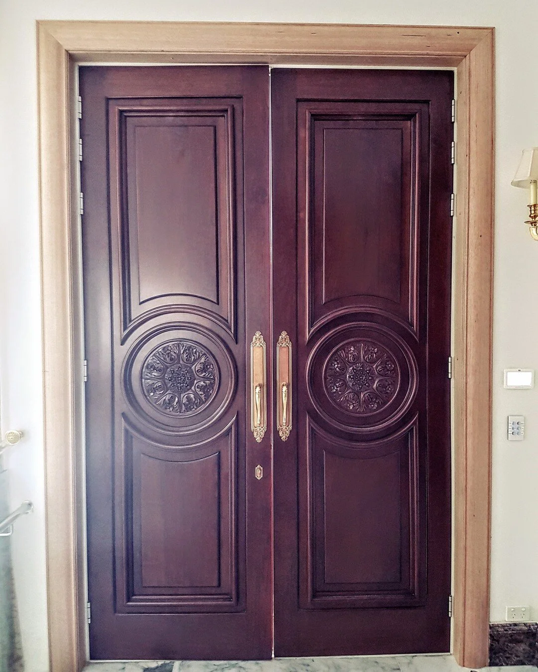 Adding a touch of Tasmanian Oak to this grand residence in Maroubra