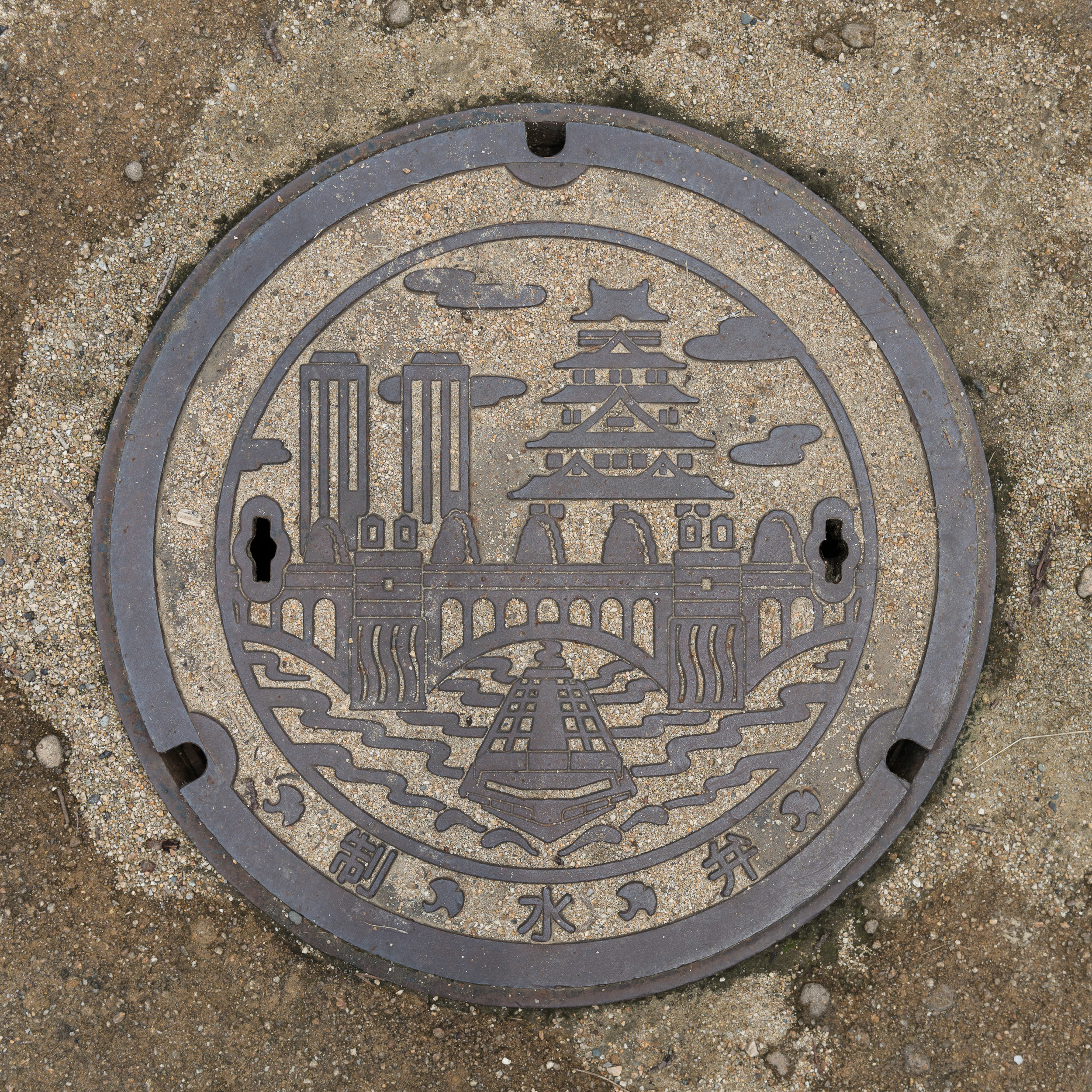 Japan_Manhole-5.jpg