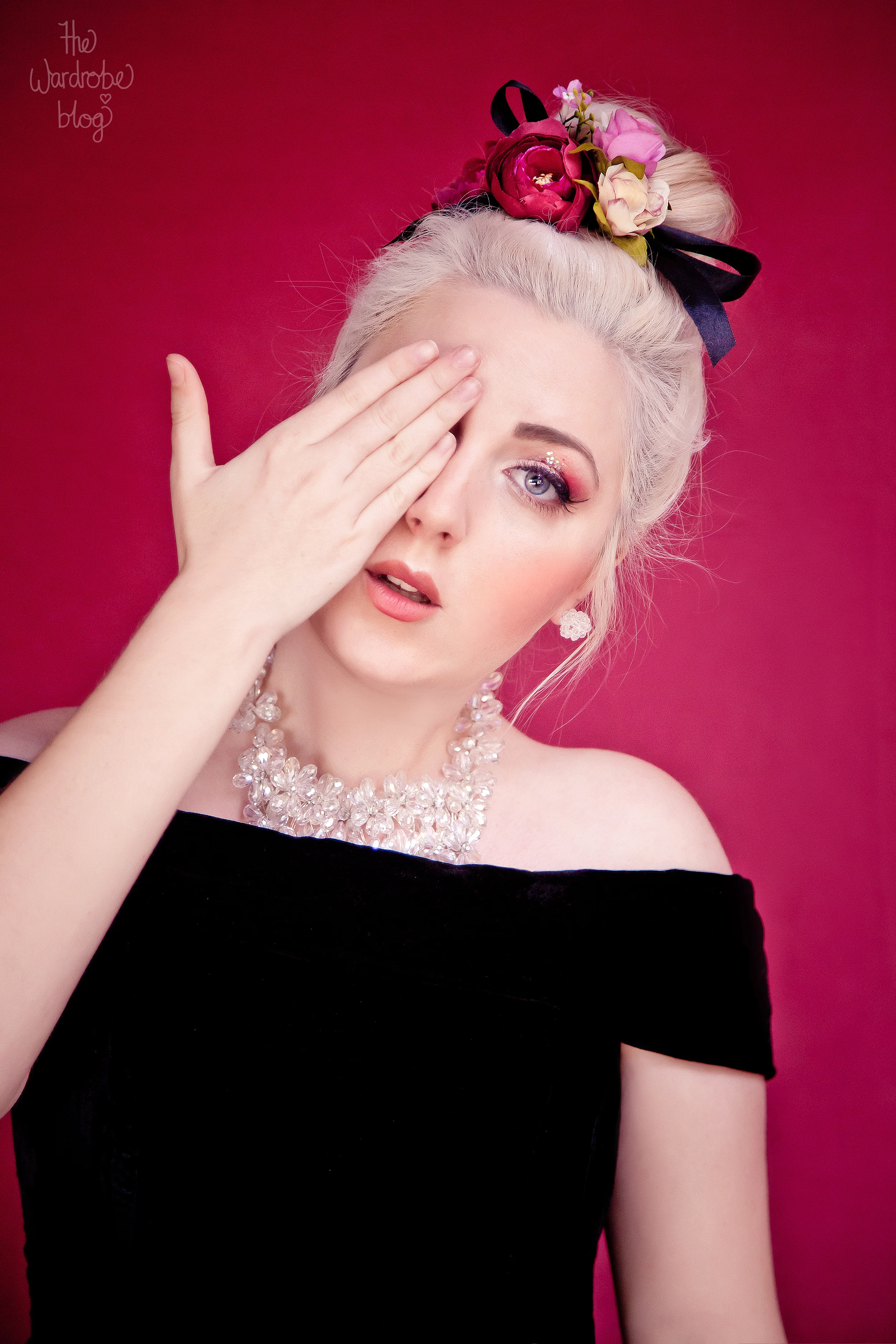 Renaissance-DIY-Hand-Lovisa