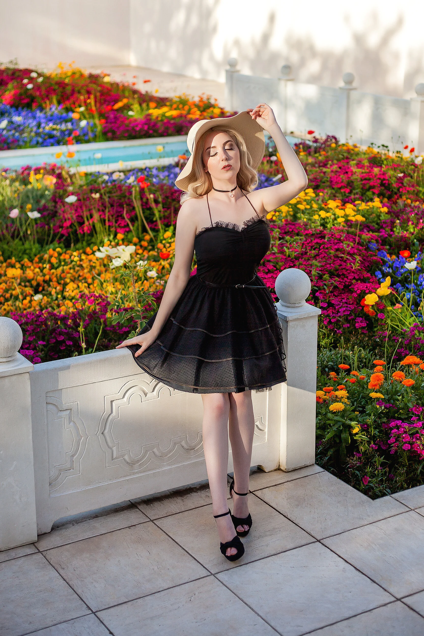 Above - Direct Light on the subject creating bright highlights and contrasting shadows, one of the more difficult methods to master.