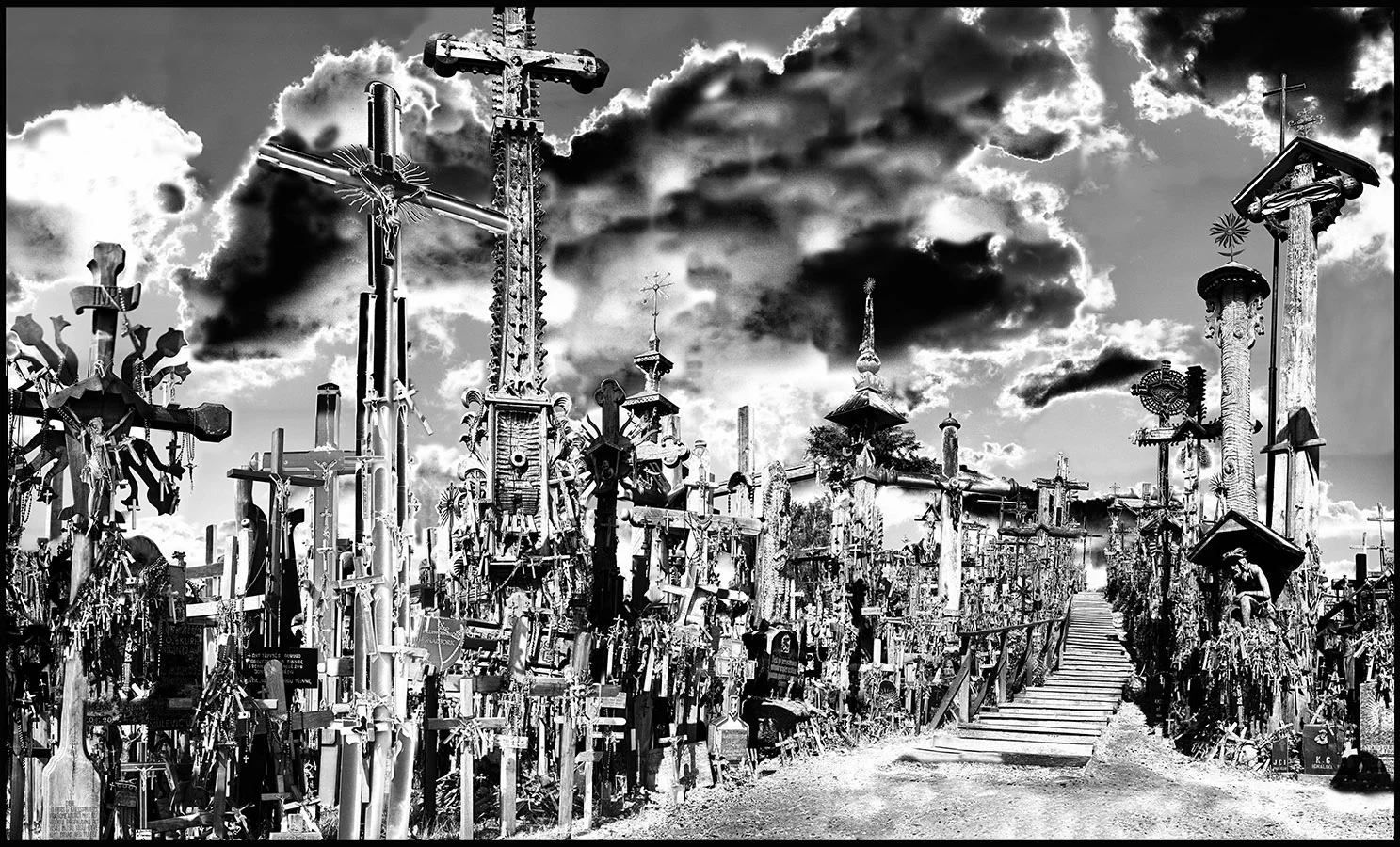 hill002bwSm.jpg