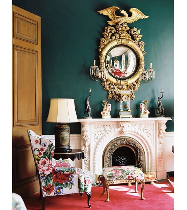 Stunning inspiration for a beautiful formal space #marblefireplace #interiordecorating #floral #interiorinspiration #homedecor #designdetails #classic #statement #brisbaneinteriors #wallsconces 📸Schumacher #lushthis #sohointeriors