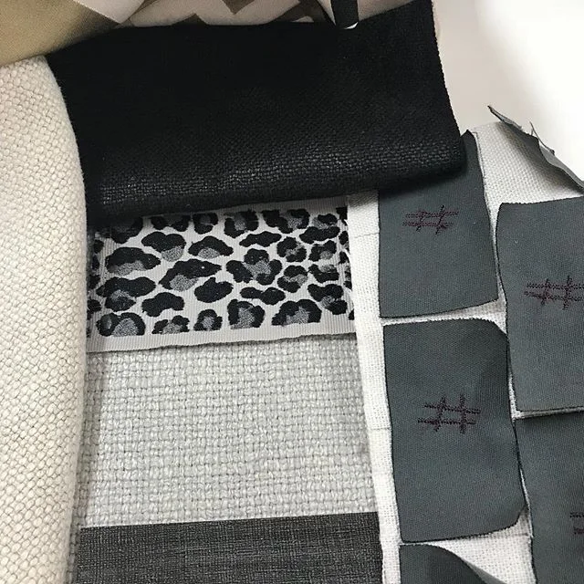 Friday schemes providing endless fun #linen #trim #wallpaper #plain #tonal #animal #texture #interiordesign #interiordecorating #interiorinspo #designdetails #ilovewhatido #happyfriday #sohointeriors 😉