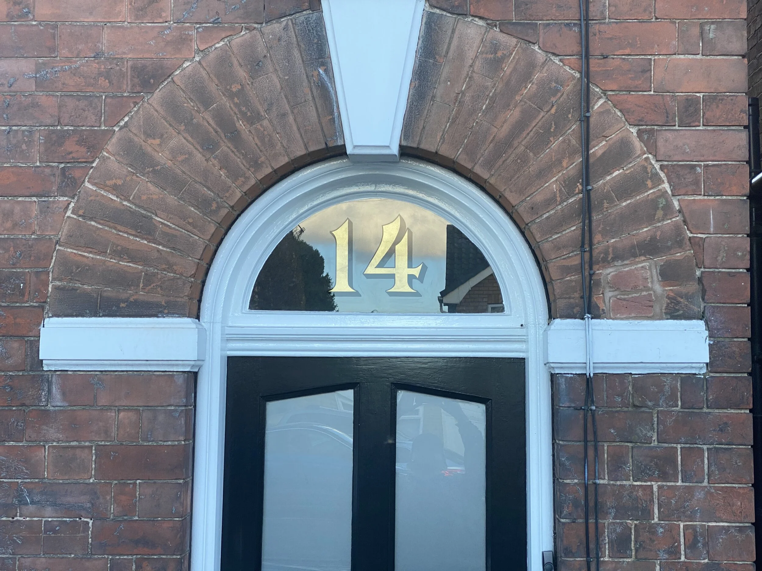  hand painted sign, traditional sign painting, hand painted, hand lettering, sign writer, sign writing, gold lead, gold leaf sign, sign painter, sign writer 