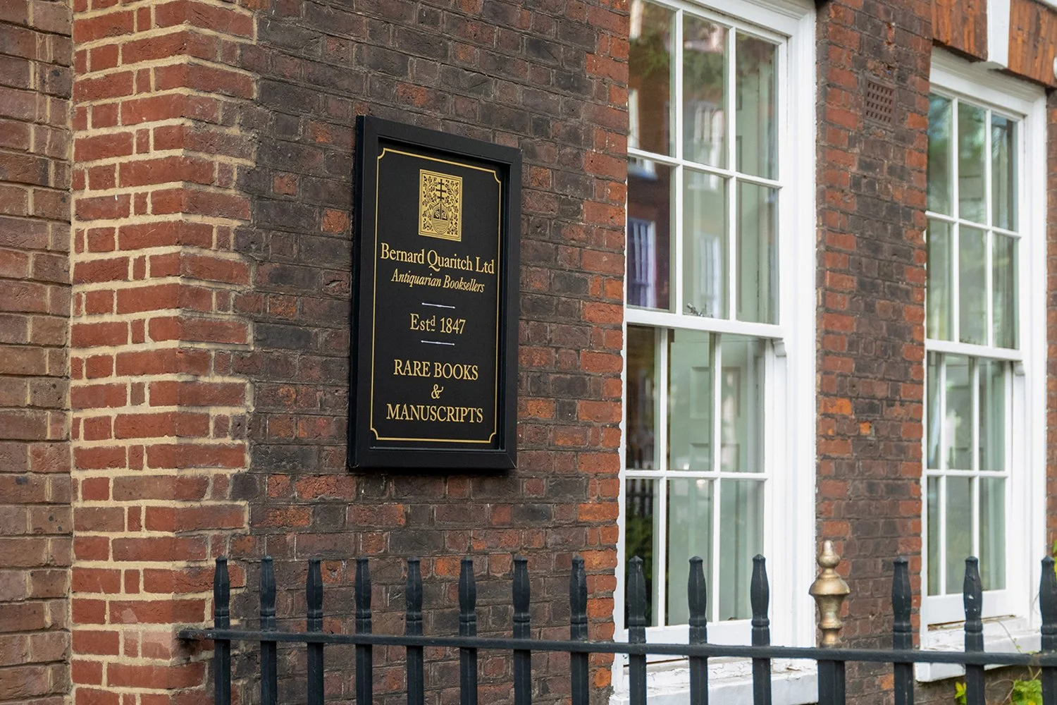  signwriter, hand painted lettering, hand lettering, traditional signwriting, gold leaf lettering 