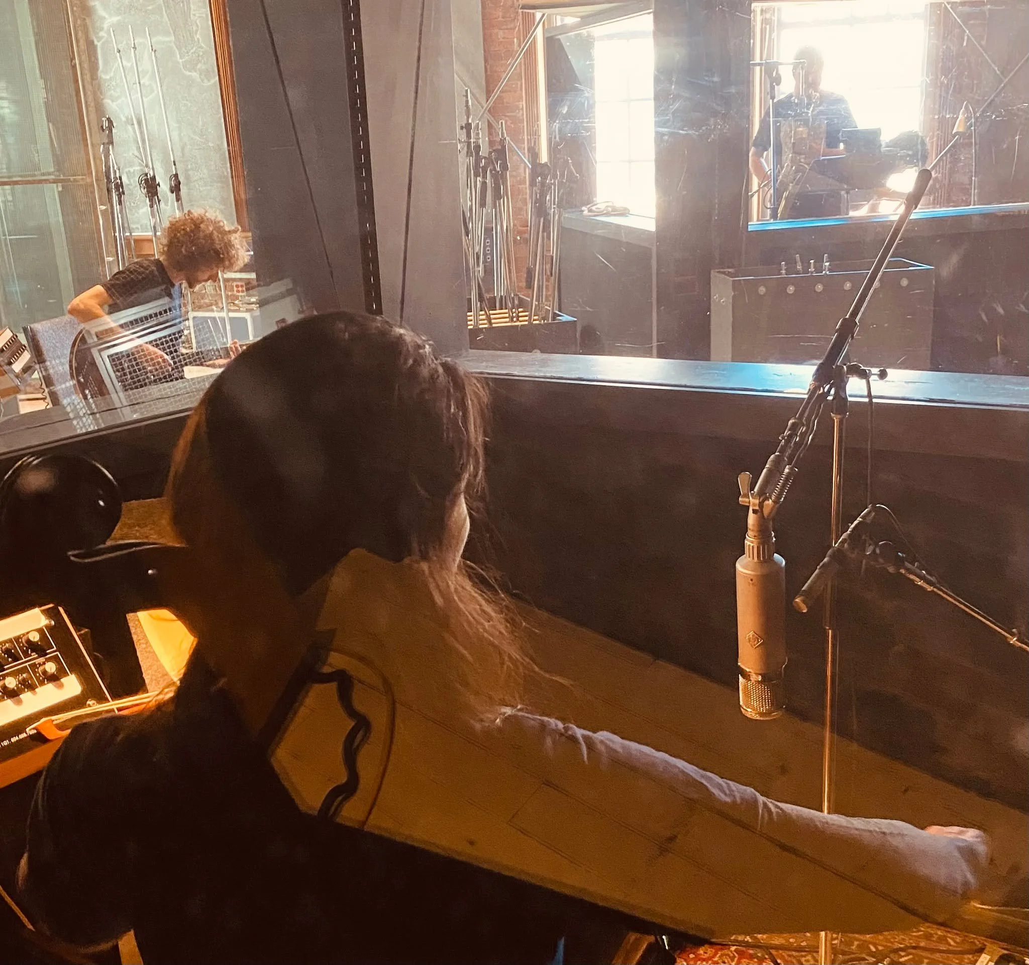 &ldquo;Open Thread conjures a delicate sound world, asking that listeners put aside distractions and give themselves over to these carefully wrought melodies, thronged with strange beauty and otherness.&rdquo; &ndash; Rhythms Magazine

Bringing toget