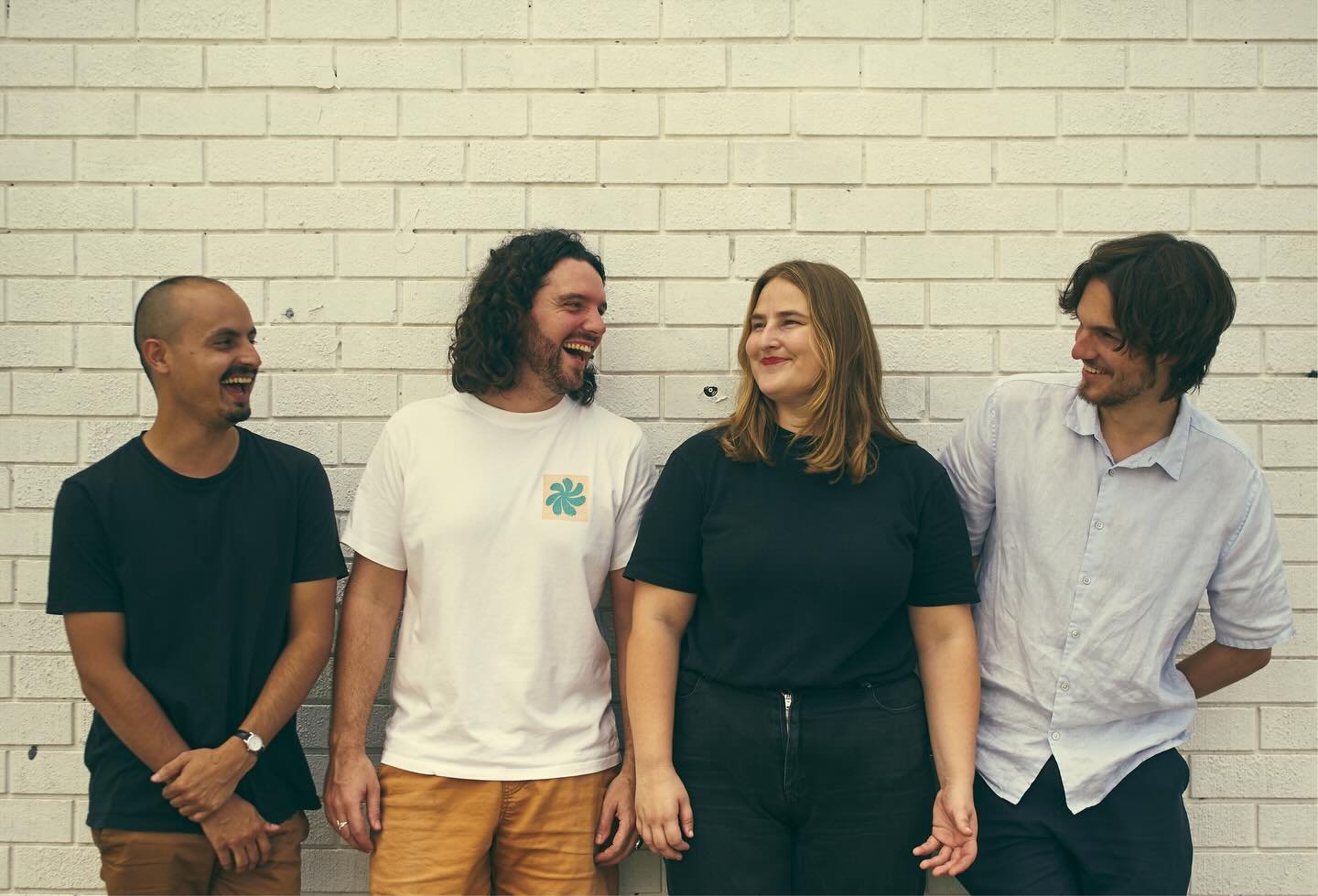 &lsquo;Redleaf&rsquo; by Australian guitarist Hilary Geddes Quartet is out this Friday!

Recorded in a single day in December 2023 Redleaf is pin point - a space created here by
each instrumental voice, each track of Redleaf
is exquisite in its clari