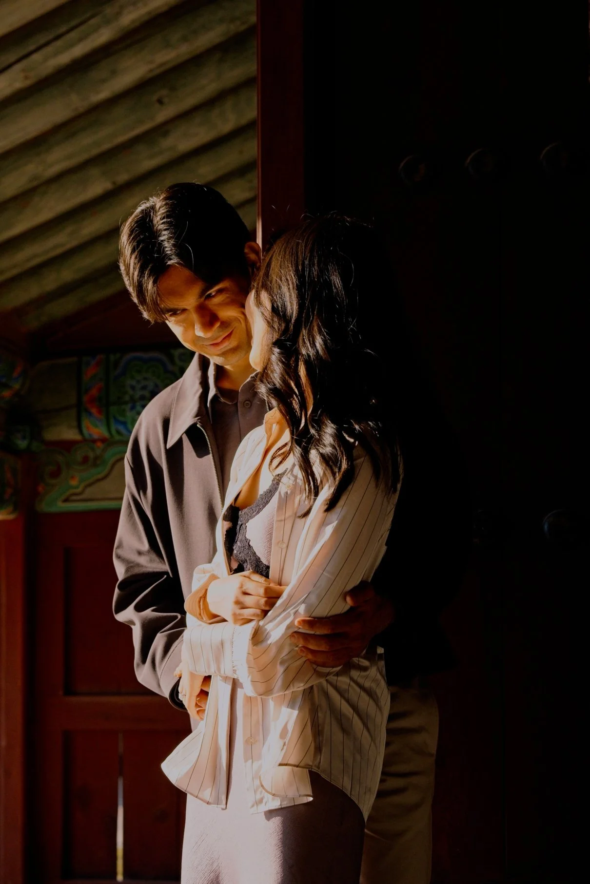 Couple part of a surprise proposal photo shoot in Seoul, Seongbuk.