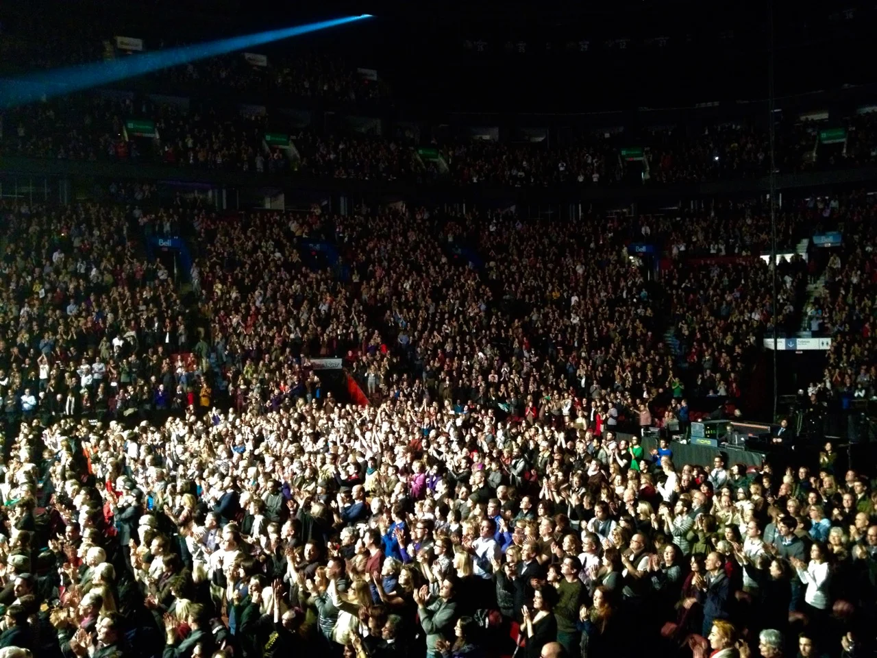 Bell Centre Crowd - 1.jpg