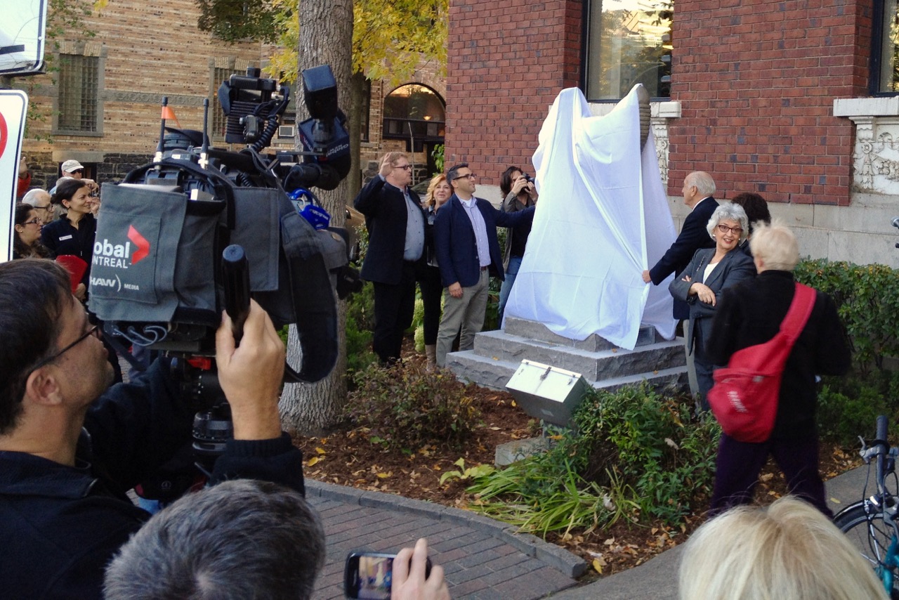  Unveiling of “Eternal Youth” at the Westmount Y in 2013. 