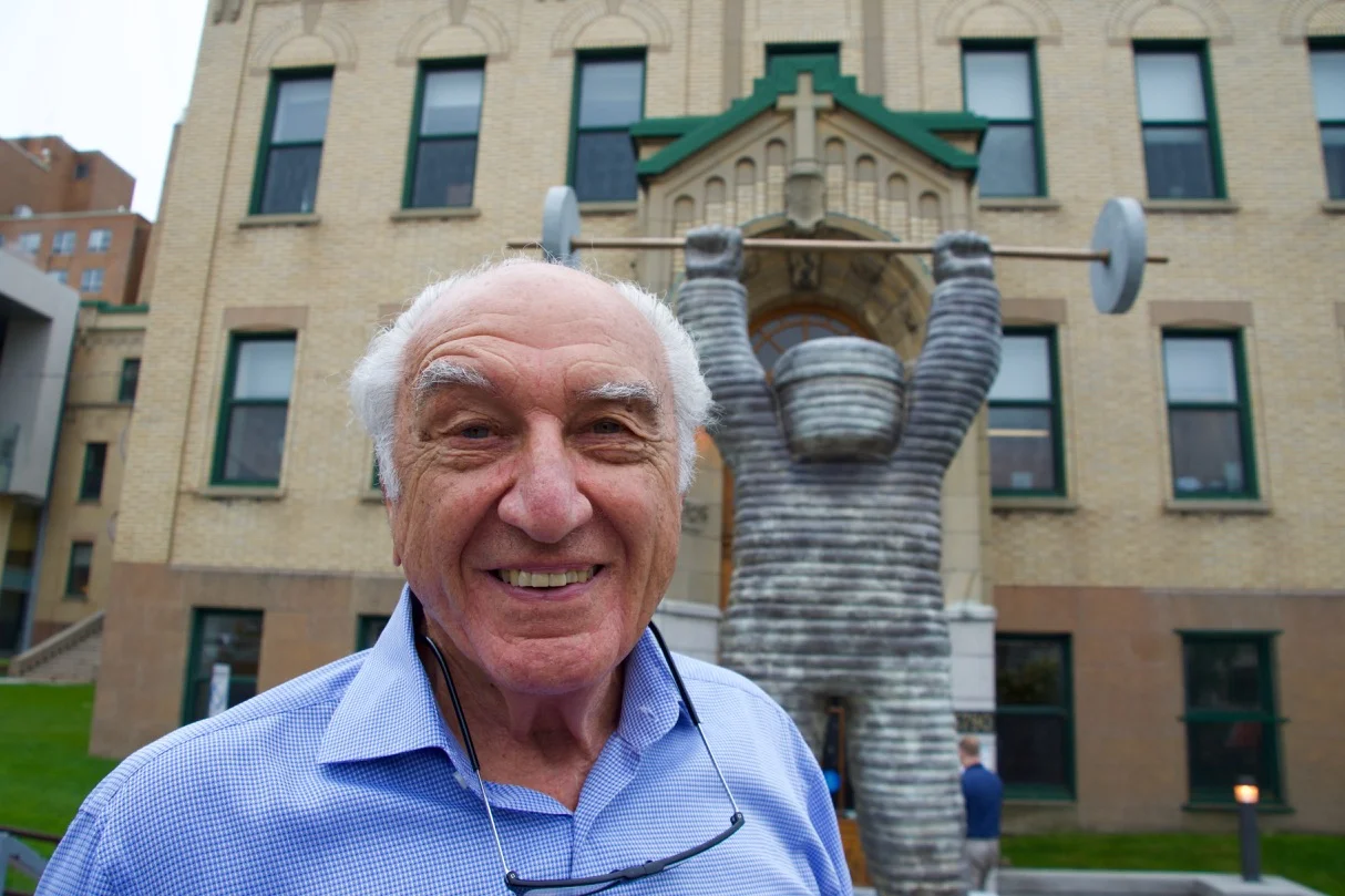 In front of “Raising the Bar”, at the Herzl Family Practice Centre at the Jewish General Hospital, 2016