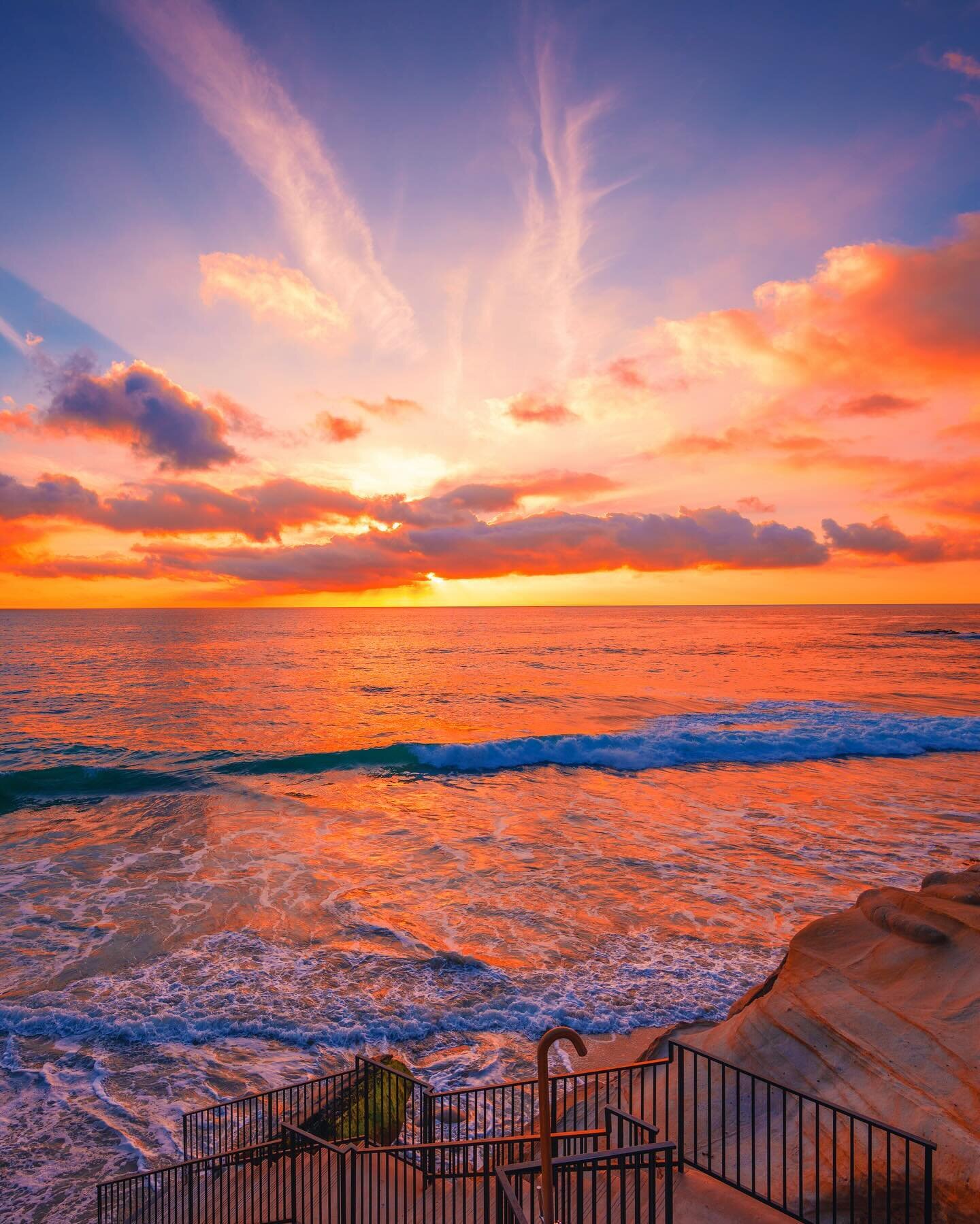 Coastal Dreamland 🍭
. . . . . .
#normhuttonphotography #nikonimages #normhutton #california #unlimitedcalifornia #visitlagunabeach #visitcalifornia #beautifuldestinations #earthfocus #earth_shotz #earth_reflect #hoyafilterusa #rangeandsea #naturalca