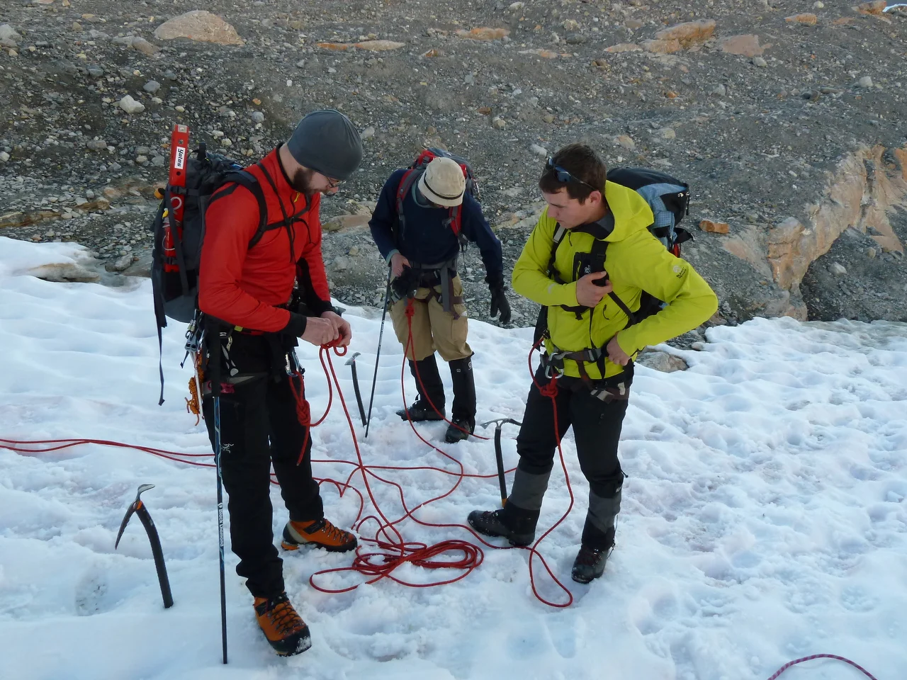 Roping up for the glacier