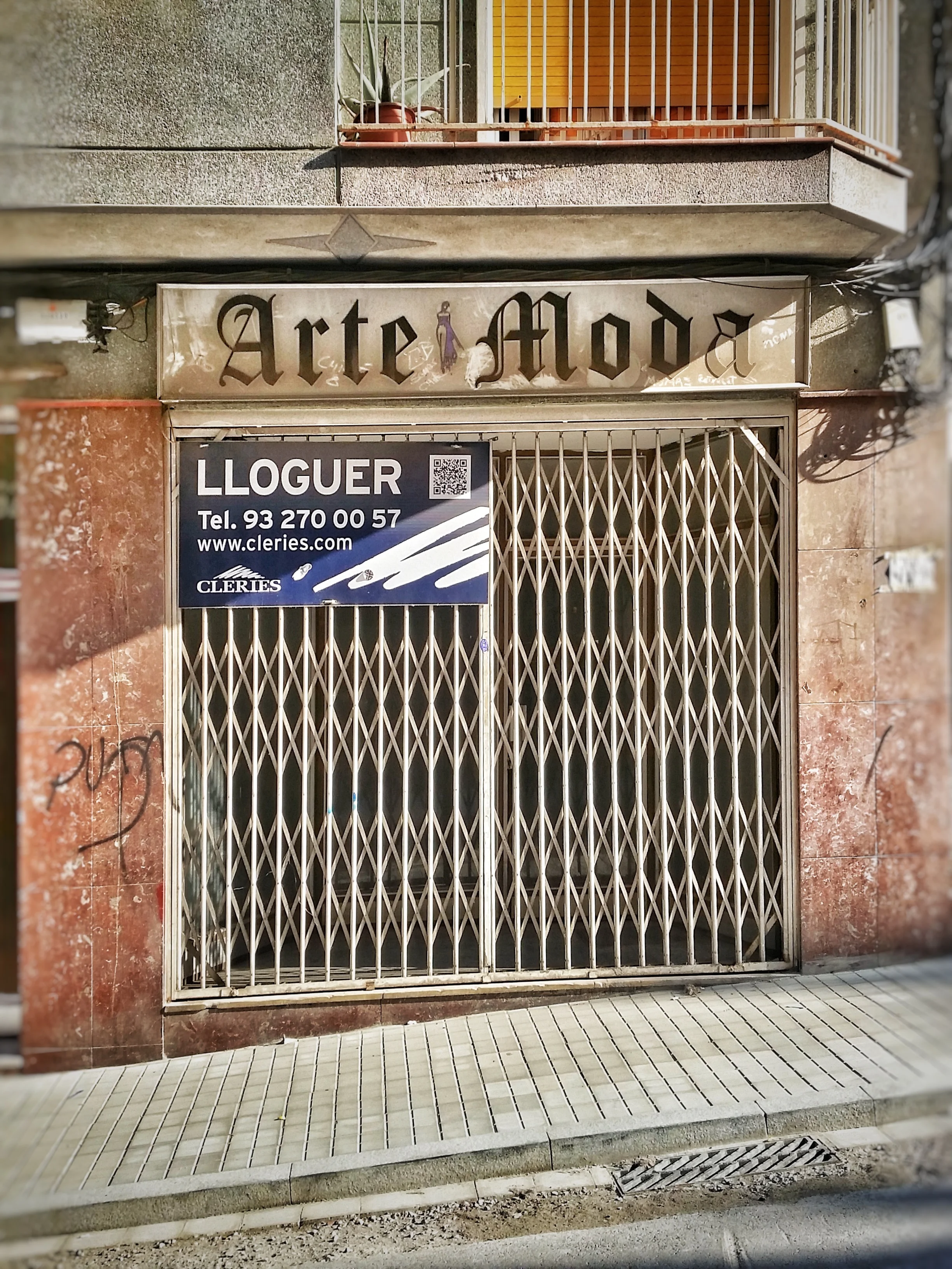 Aerfeldt_Barcelona_shopfront_2.jpg