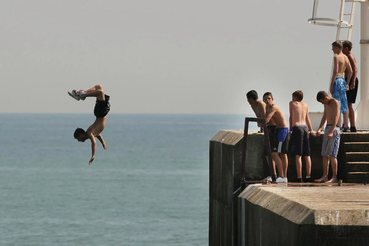 tombstoning.jpg