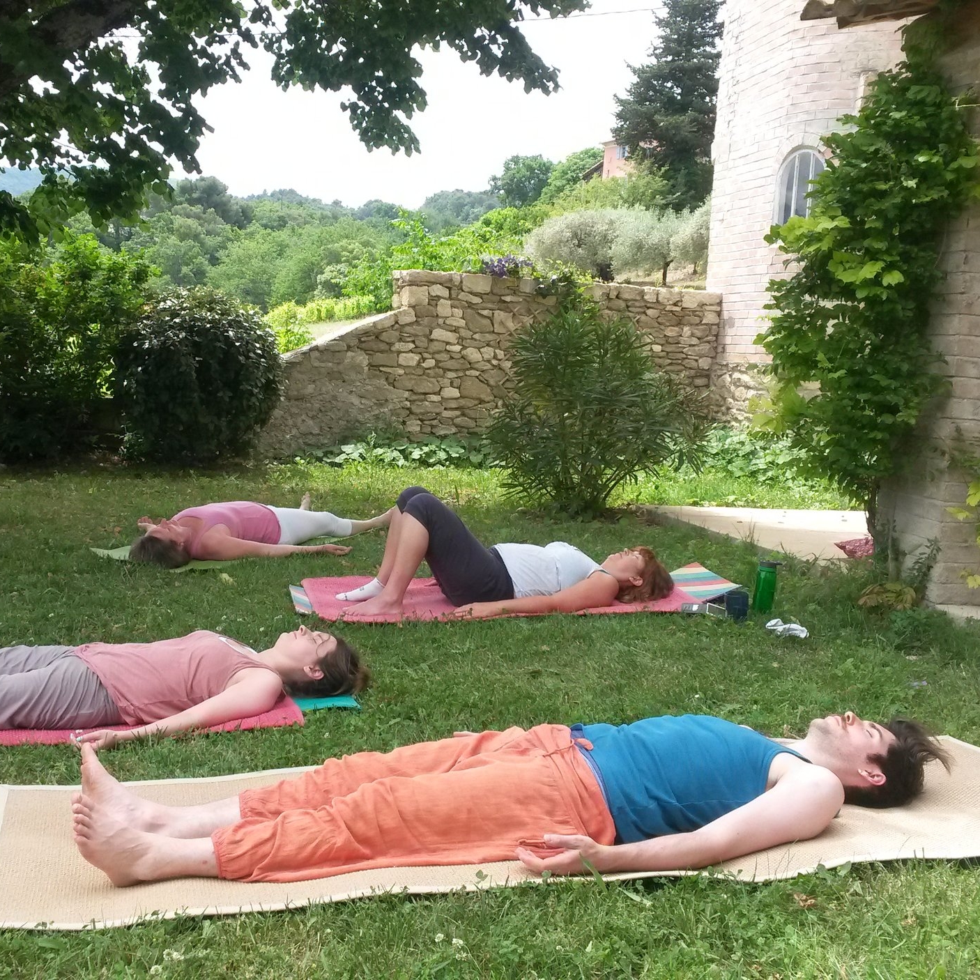 AROMA YOGA - Relax & Restore