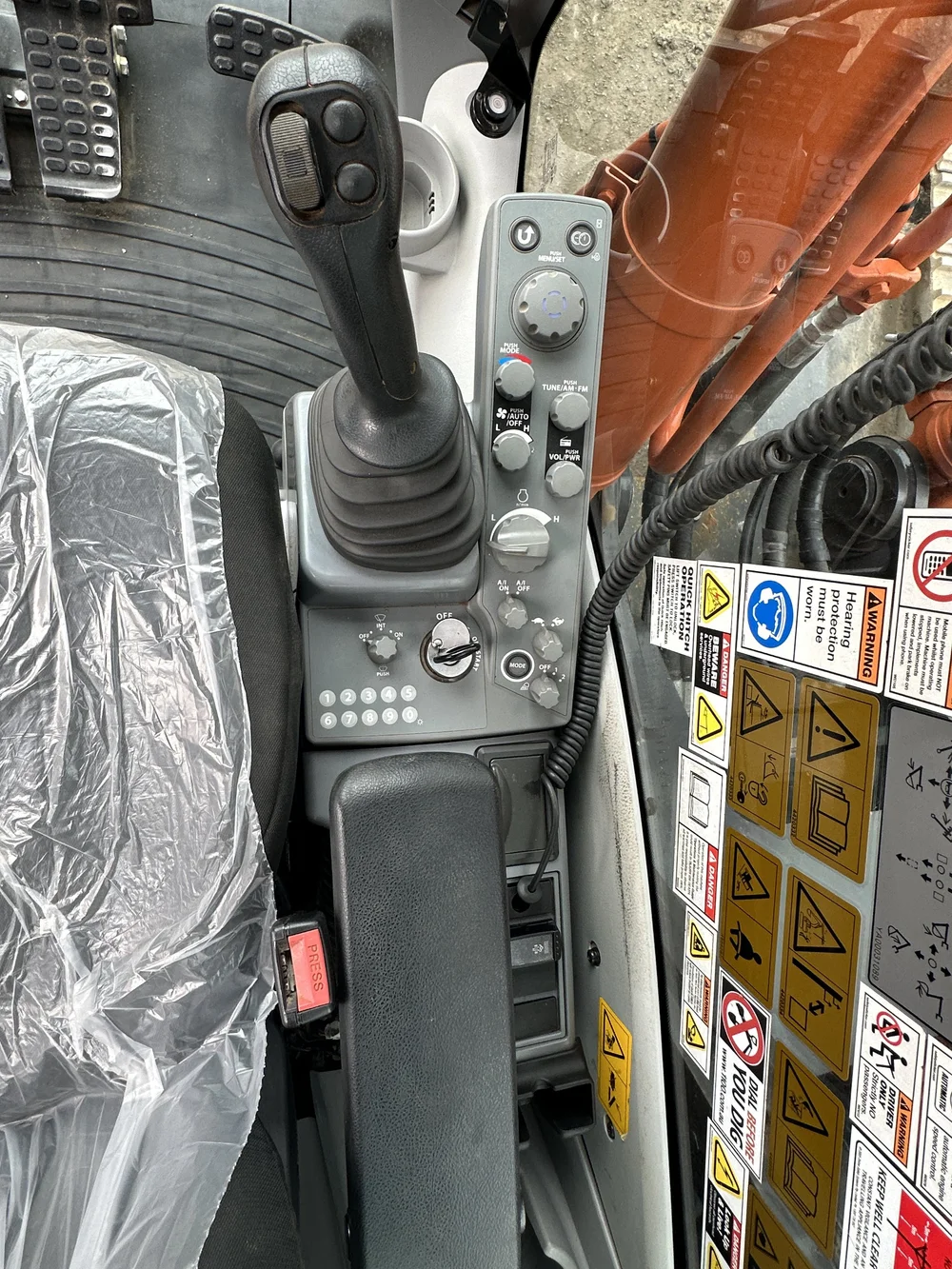 2021 Hitachi ZX360LC Excavator, 2722hrs $265,000 + GST (Copy
