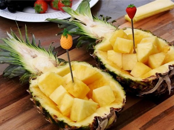 pineapple-carving.jpg