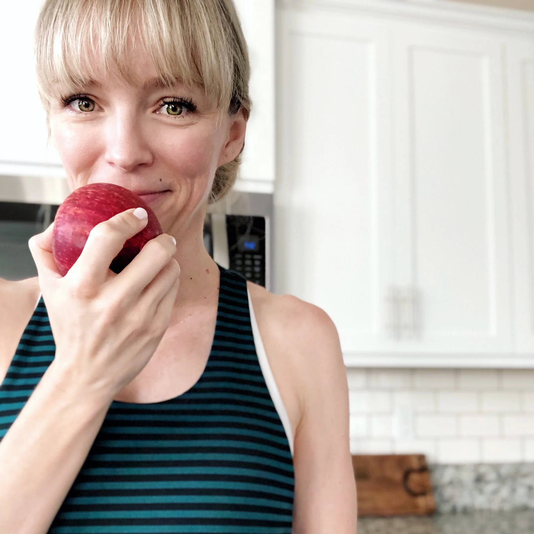 Apples, Bioflavonoids and Eye Health.