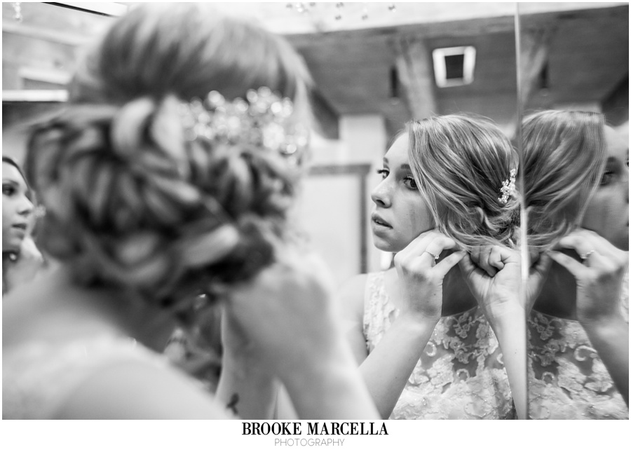 16ShenandoahMillWeddingPhotography.jpg