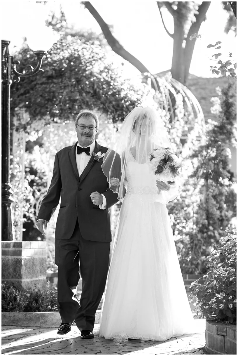 21OutdoorArizonaWeddingCeremony_LOGO.jpg