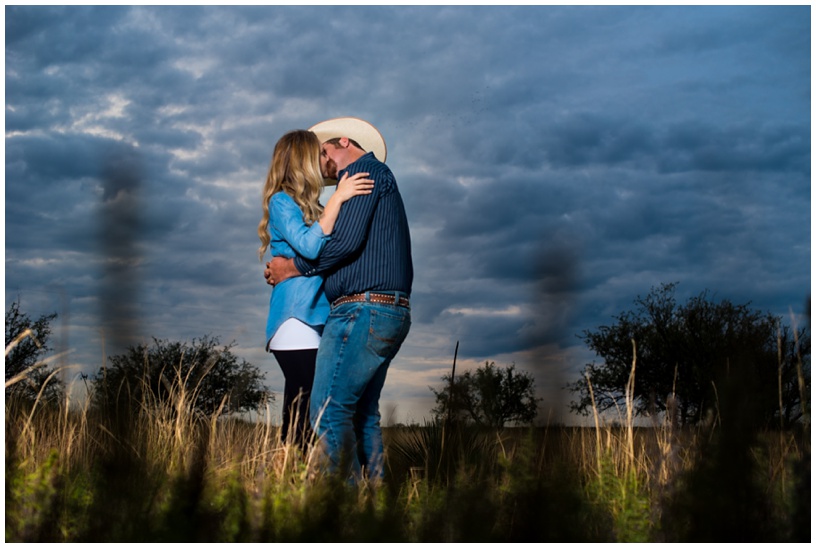 10CowboyFarmEngagementPhotography.jpg