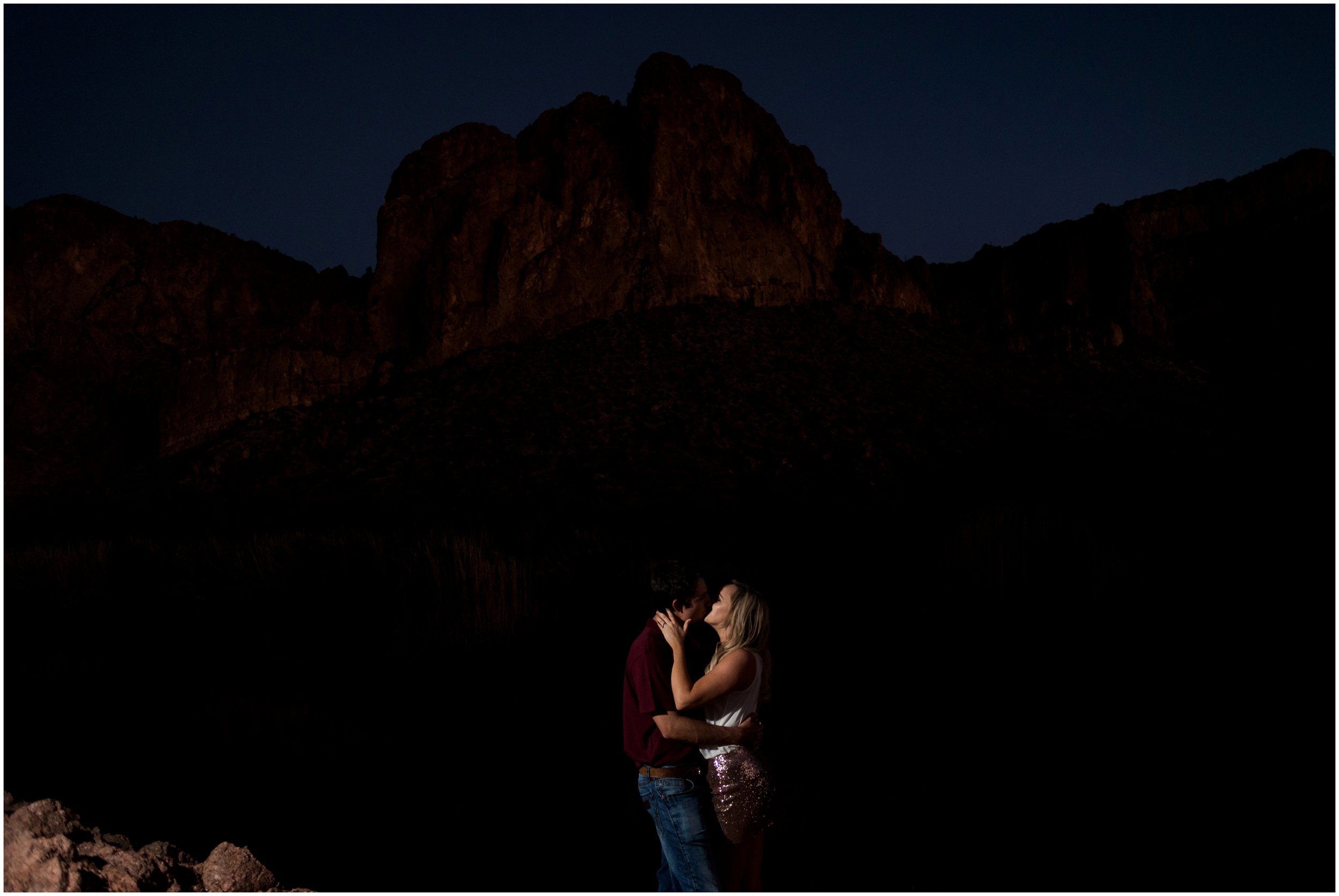 13EngagementPhotosAtSaltRiver.jpg