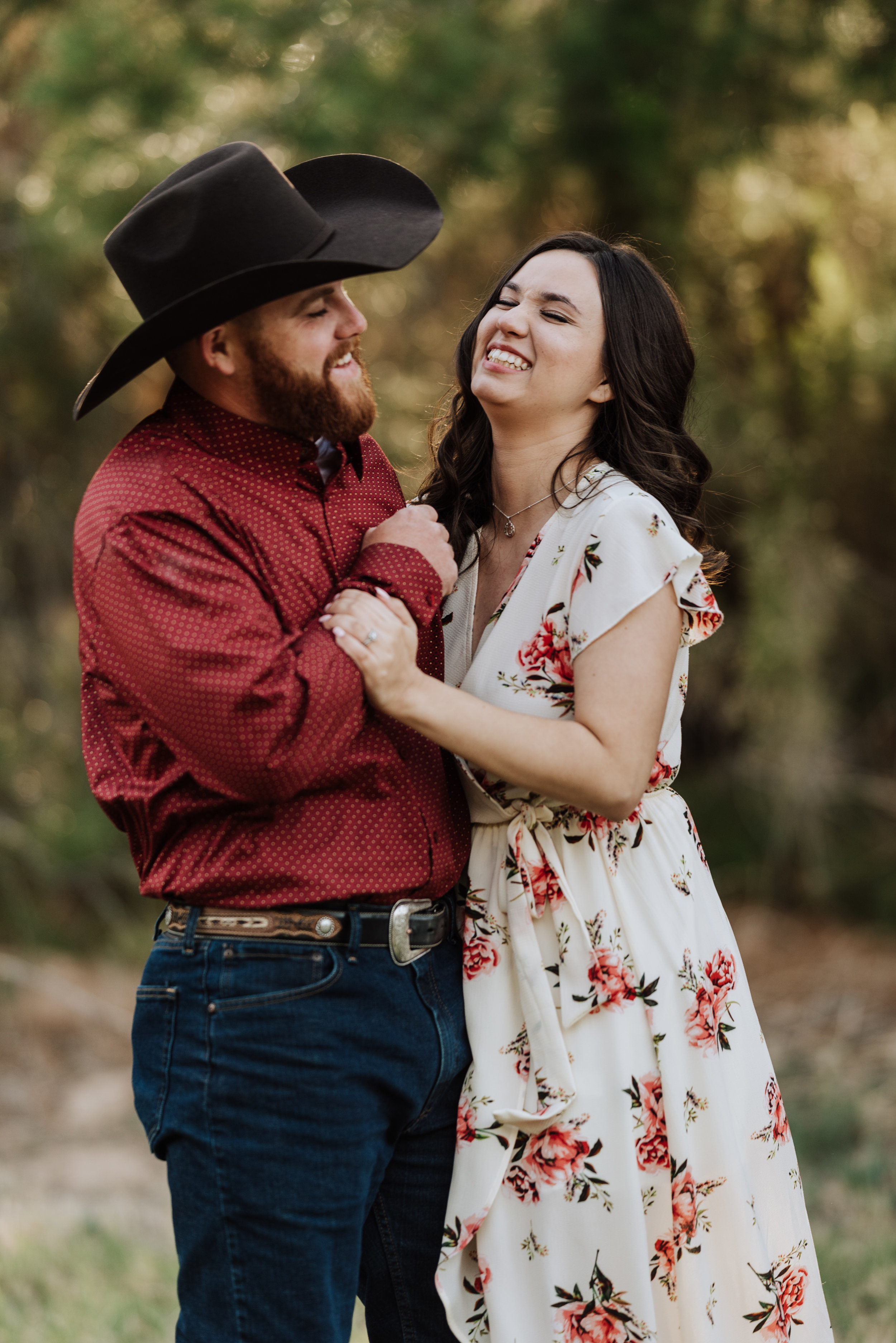 Schnepf Farm Woodsy Engagement Images