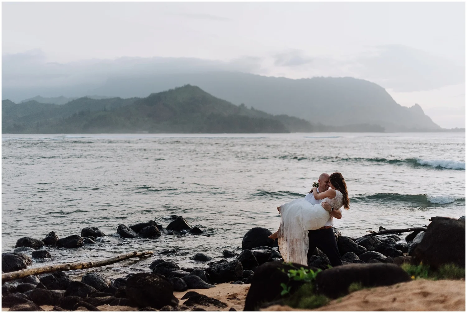 Kauai Vow Renewal in Hawaii at the Nāpali Coast