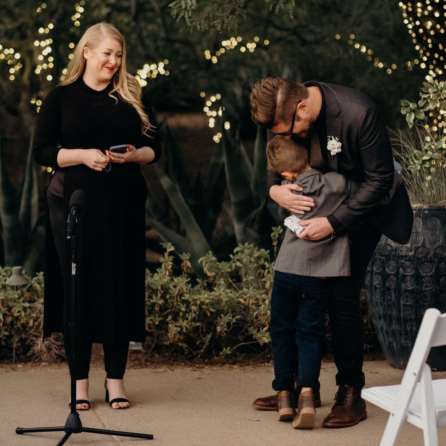 Sweet moments from Ryan + Angie's wedding ceremony at Desert Botanical Garden. 
.
.
.
.
. 
#azwedding #arizonawedding #azweddings #phxbrideandgroom #azweddingphotographer #arizonaweddingphotographer #phoenixweddingphotographer #allyouwitness #cleanbo