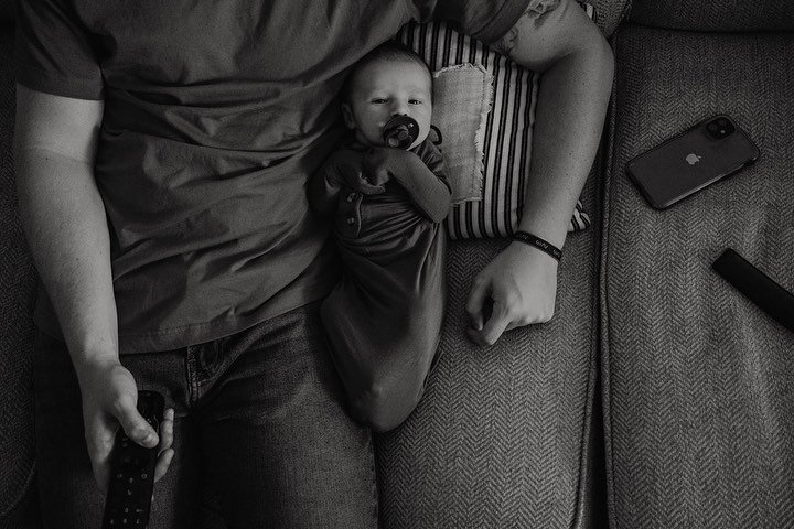 In home newborn photos for the Thompson family. They welcomed their 2nd child into their home and I had the pleasure of documenting a little snippet of their life. 
-
I love in home sessions because it shows their life, personalities, and home. Somet
