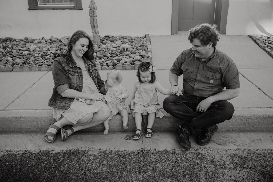 I've realized since starting my own family, that it's the casual, relaxed, no-pressure family photo sessions that mean the most. The images that just capture you just as you are. ​​​​​​​​
.​​​​​​​​
.​​​​​​​​
.​​​​​​​​
.​​​​​​​​
.​​​​​​​​
#phoenixfami
