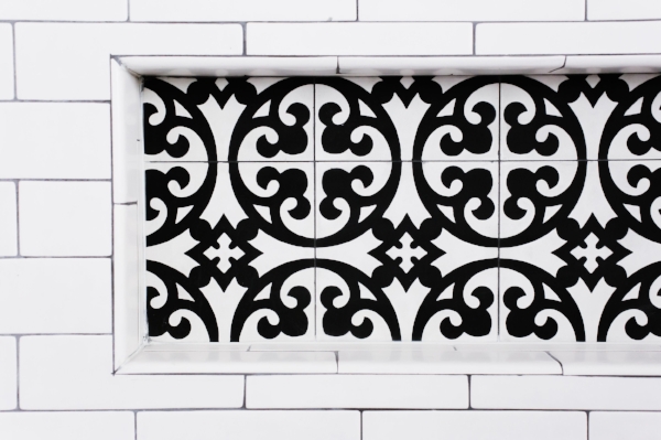 LiLi's Marrakesh 1 Tile in Bathroom Niche (Also Used on Floor)