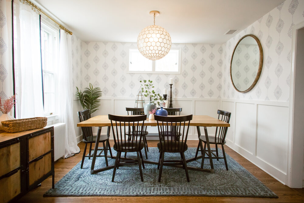 Bright &amp; Welcoming Dining Room