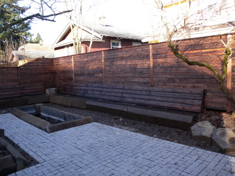 Custom fence with angled back (dry version)