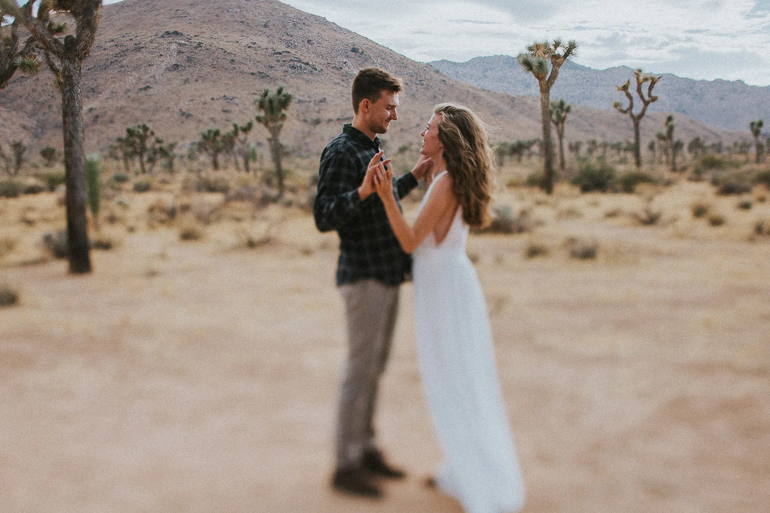 JoshuaTree_lovesession_elopementphotogapher-24.jpg