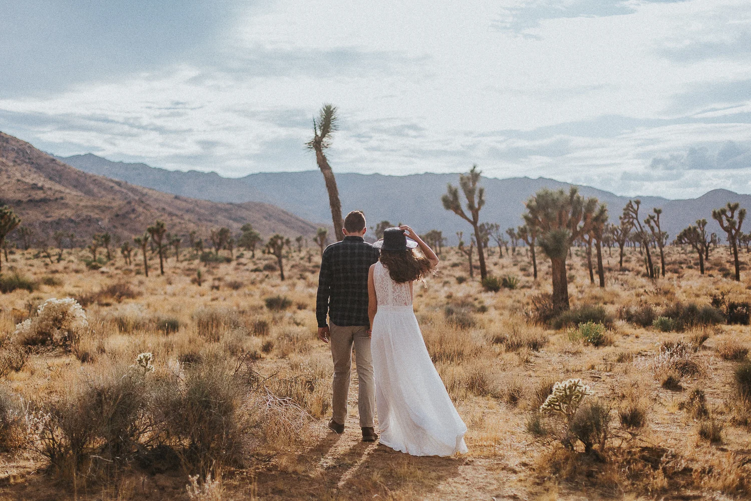 JoshuaTree_lovesession_elopementphotogapher-73.jpg