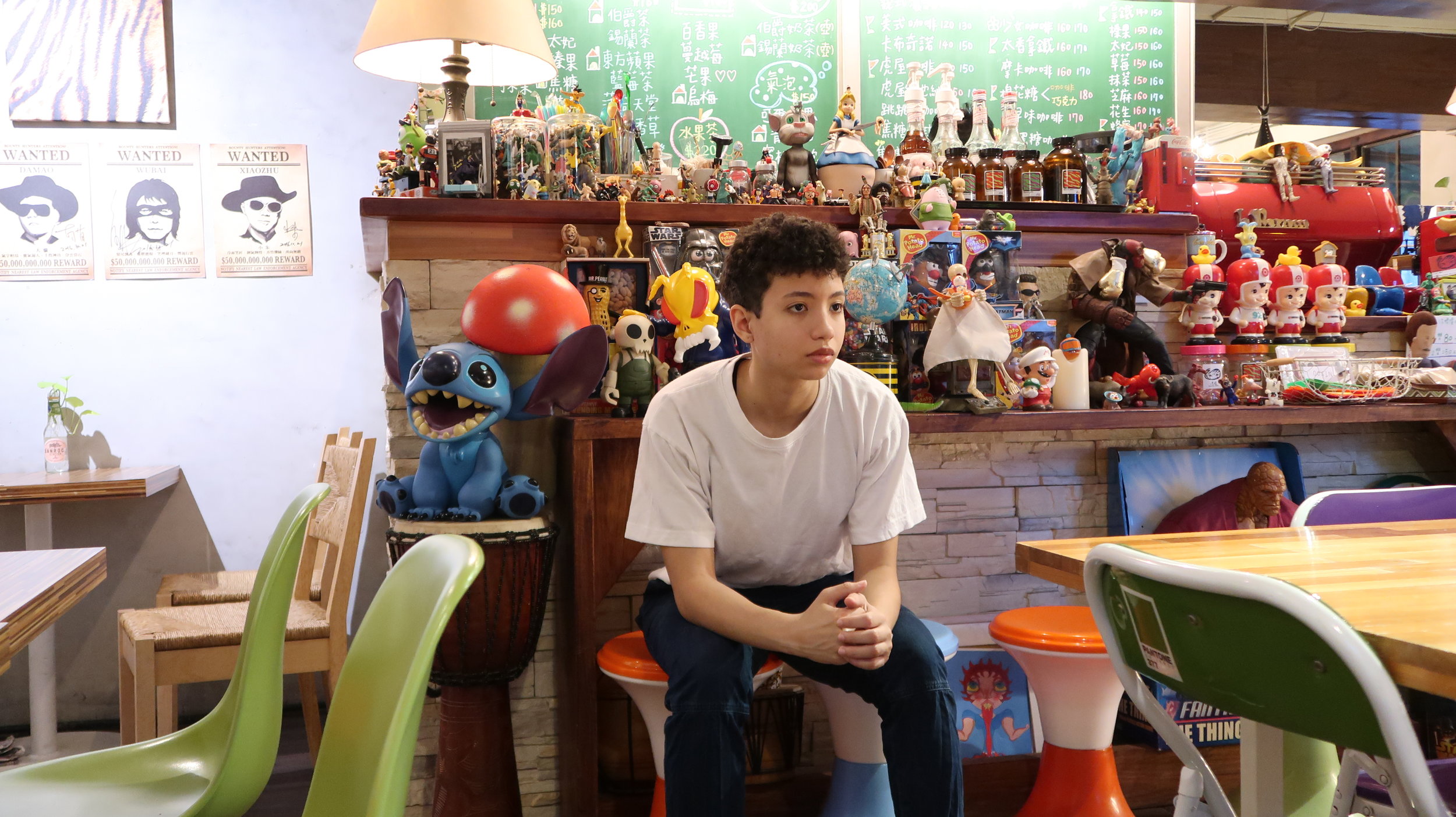 Cafes like to cram themselves full of tchotchkes for some reason. 