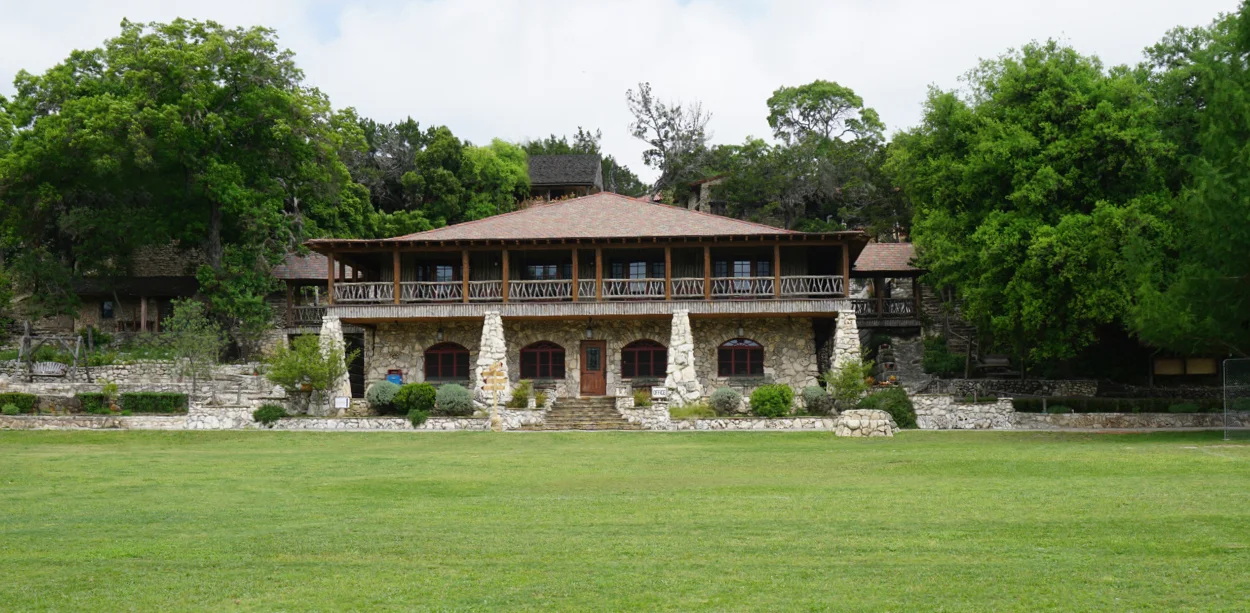 dr18_camp waldemar lodge.jpg