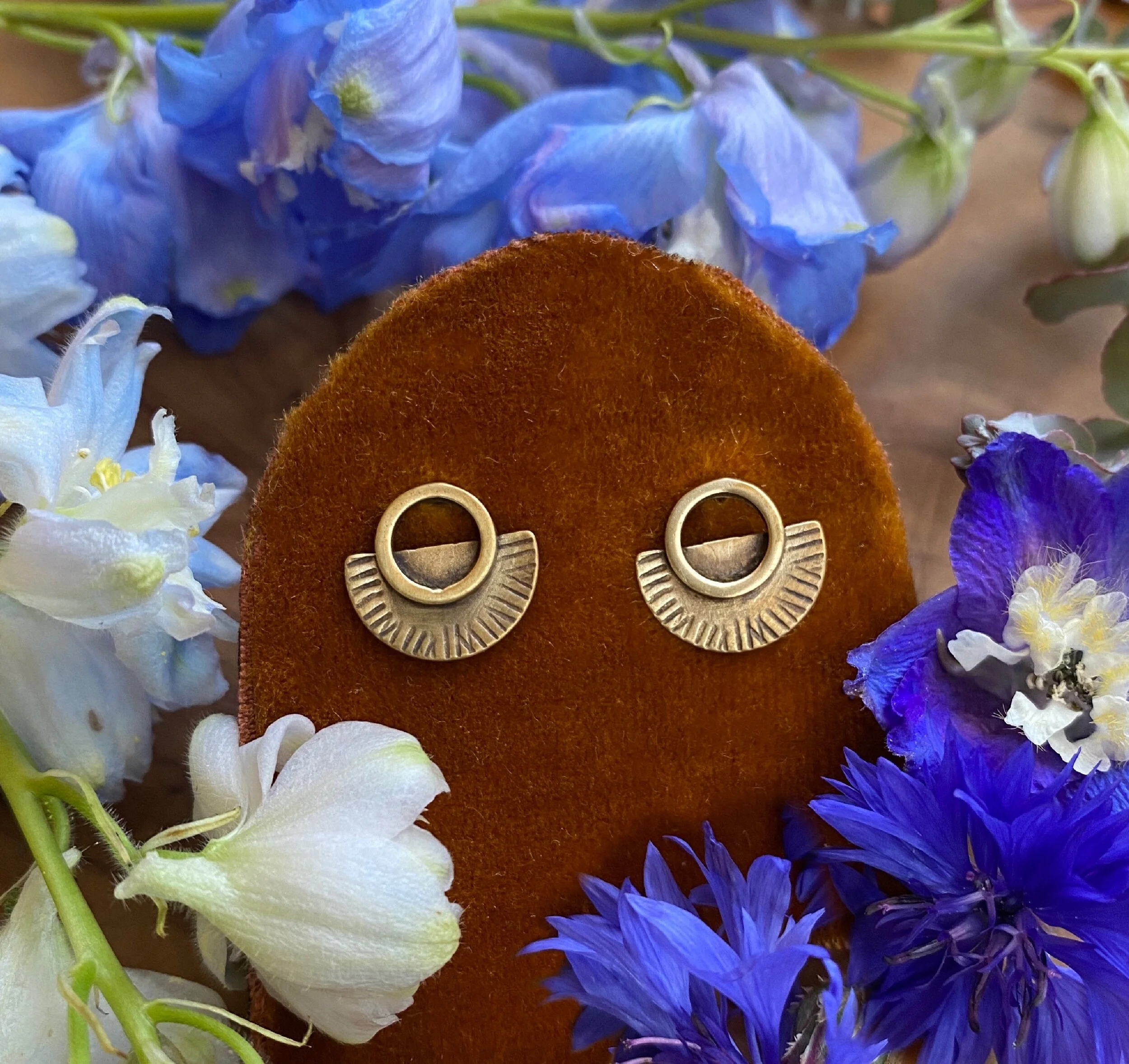 AC6EA941-9DC0-433A-9954-83DD9FC32EBA