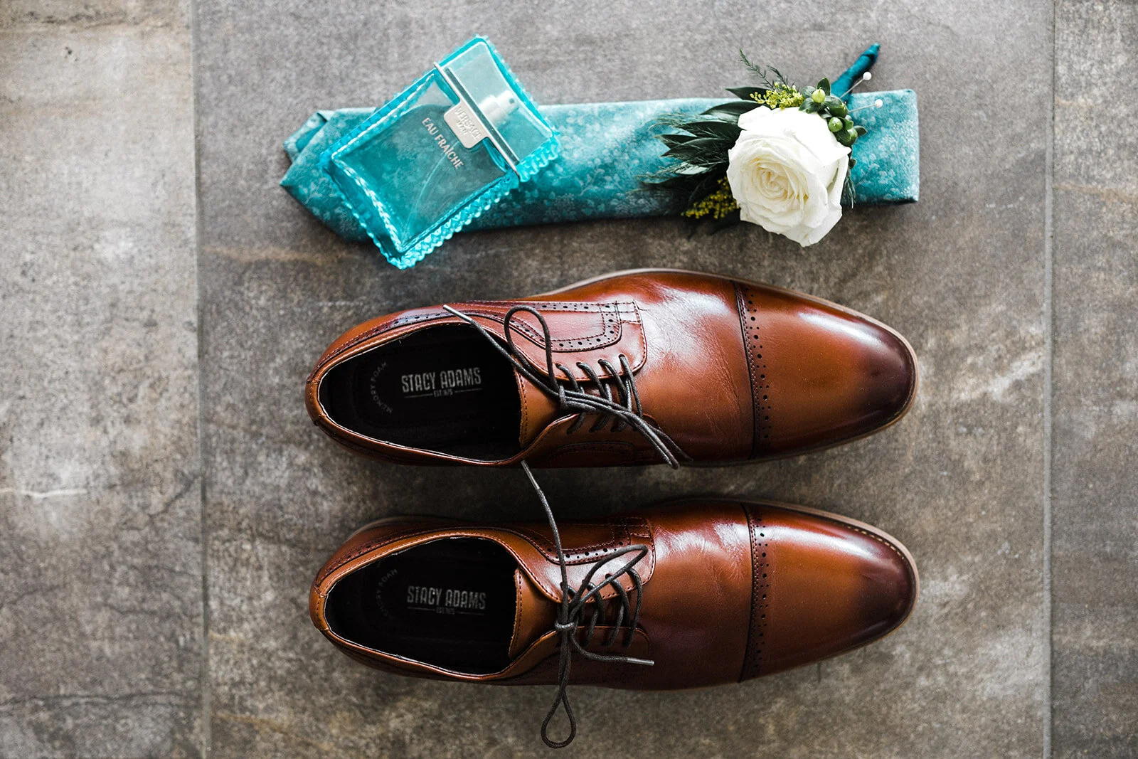 Meg-John-Getting Ready-30.jpg