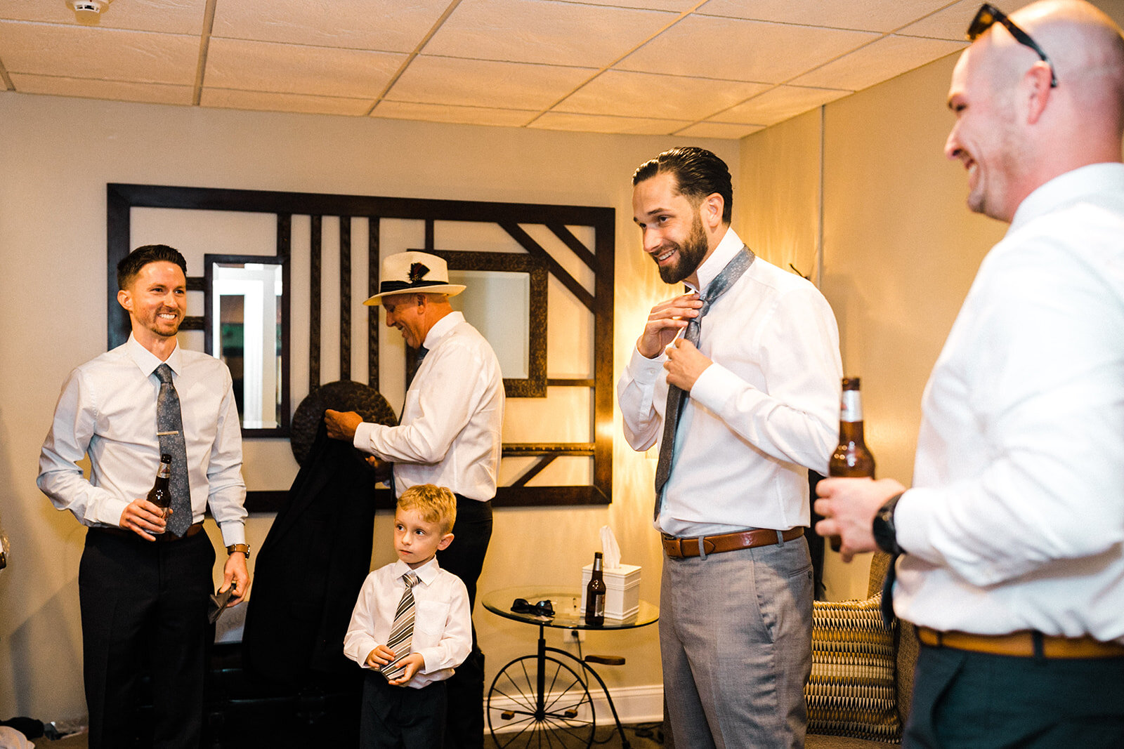 Meg-John-Getting Ready-60_websize.jpg