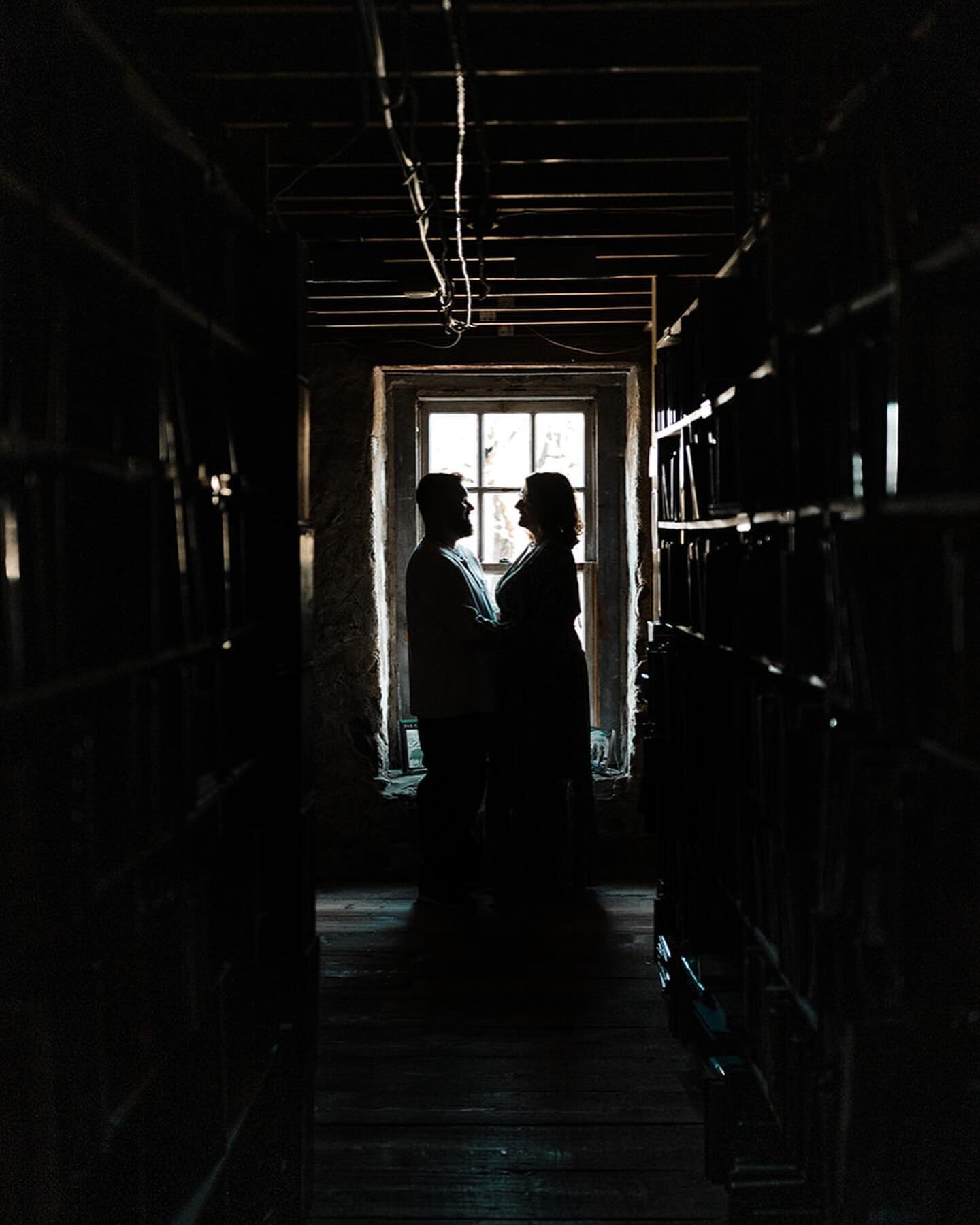 Books, puppies, sunshine, flowers, AND sparkly rings? 📚☀️💍 Kevin and Talia&rsquo;s engagement shoot checked all the boxes! Enjoy the sneak peeks from their bookstore session this past weekend.