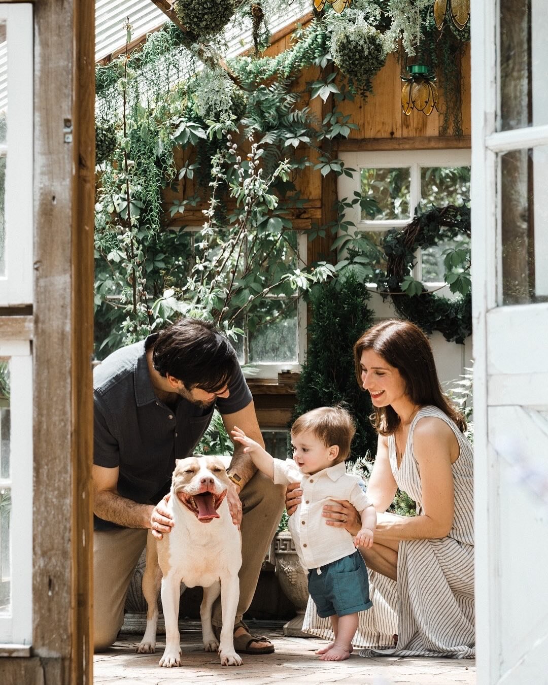 Always have the BEST time bringing new and returning clients together for mini session days! My first-ever spring mini session shoot day featured proud moms, puppies, 30th wedding anniversary celebrations, new babies &amp; new baby bumps...basically 